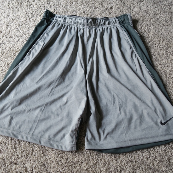 nike festival shorts in dark grey